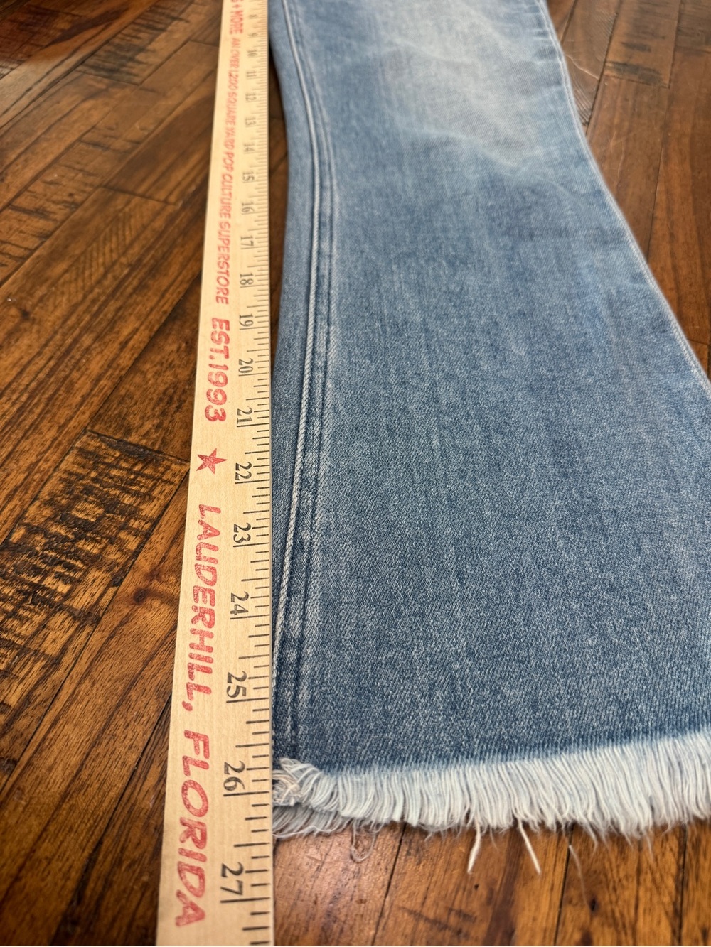 PAIGE Colette Crop Flare with Frayed Hem Light Wash Jeans Size 27 - Picture 4 of 11
